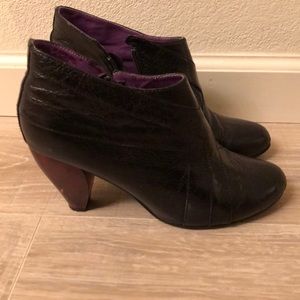 Black Faryl Robin booties